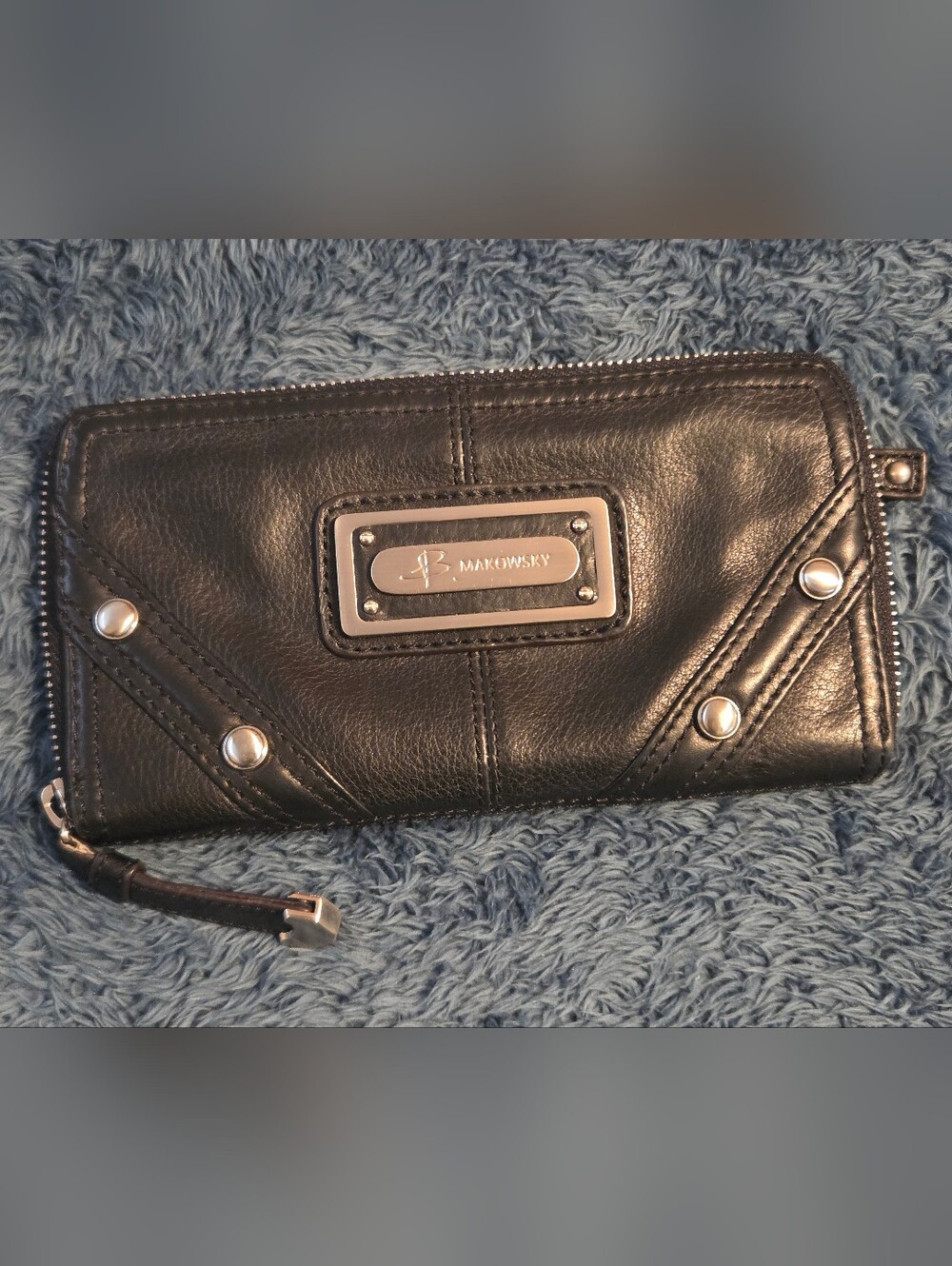 B. Makowsky Black Leather Zipper Wallet Clutch